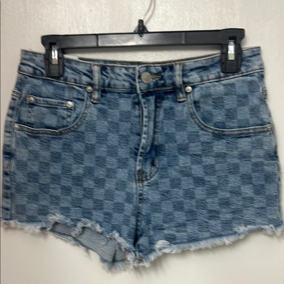 Almost Famous checkered denim shorts, frayed edges, size 9, high waisted, EUC - Picture 1 of 13